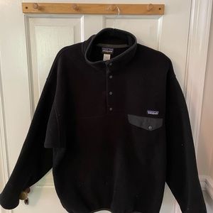 Black Patagonia Pullover